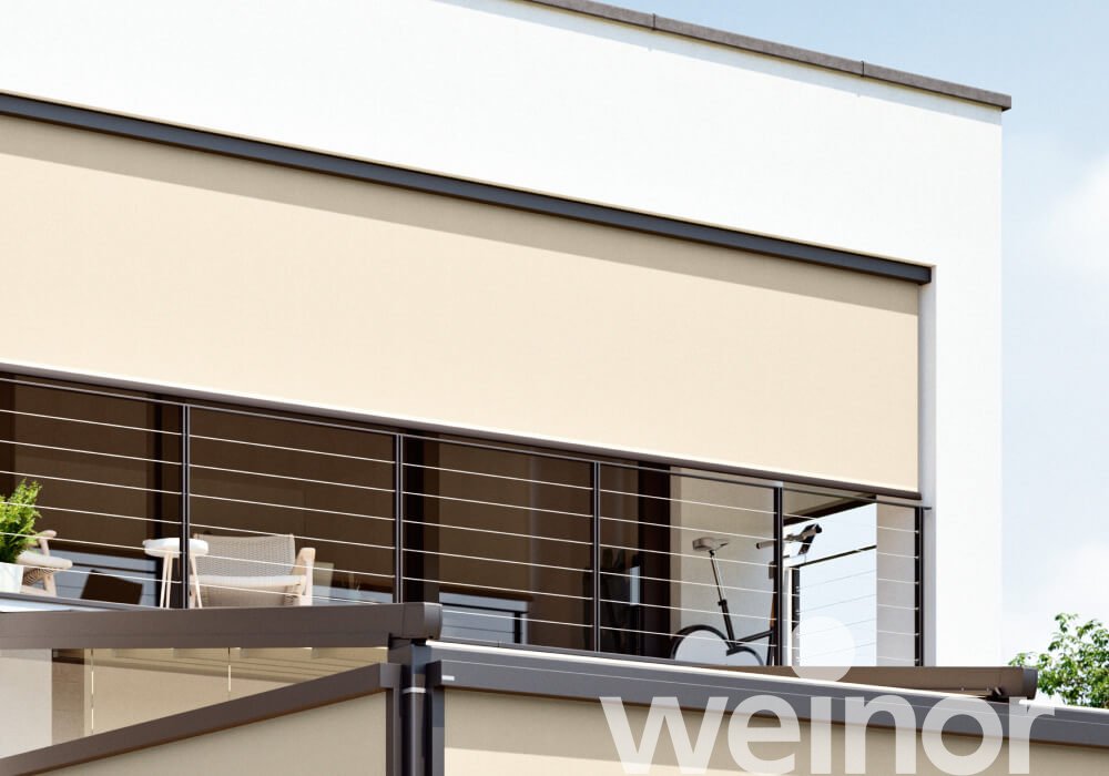 Vertical awning weinor VertiTex II On a balcony