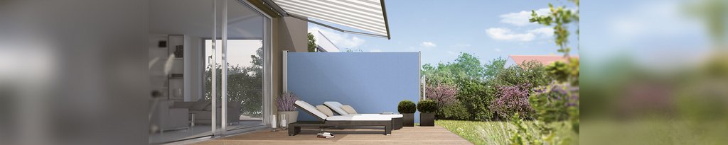 Side awning weinor Paravento with blue fabric Side awning weinor Paravento with blue fabric