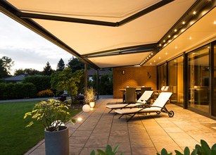 Leverkusen: Patio roof and awning in partner look 